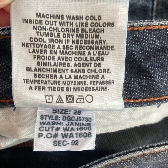 Joe's Jeans, Honey fit, size 28, slight flare leg. - Picture 9 of 14